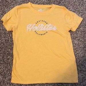 yellow hollister t-shirt